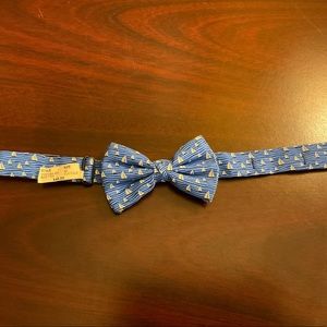 Vineyard Vines Bow tie